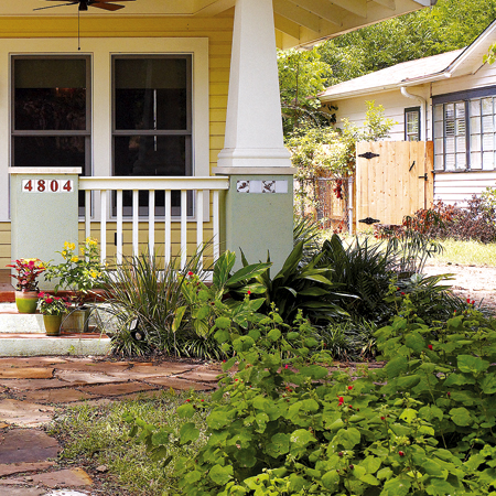 Детайл в двора