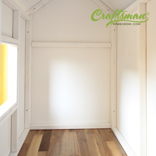 Вътрешността на детската къщичка.