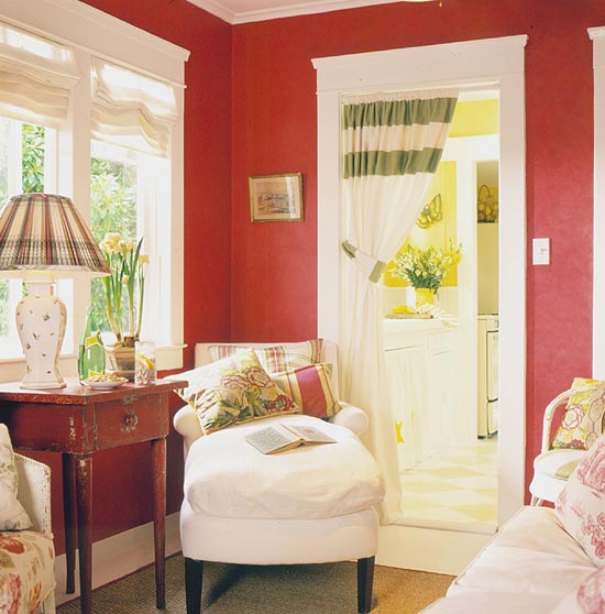 Перде, разделящо кухнята от хола