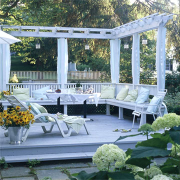 Пейки с ъглова пергола