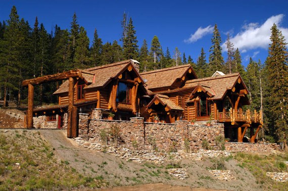 Екстериор на лог къща